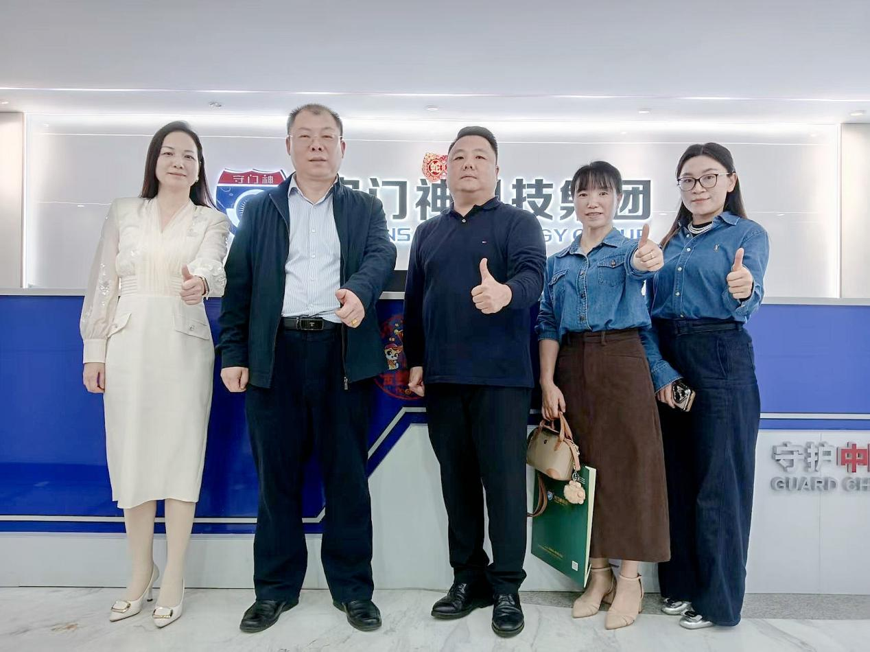 热烈欢迎广东省交通运输协会秘书长昌国军一行莅临守门神科技集团考察指导